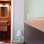 Rex فندق كالامباكا