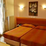 Rex 3* كالامباكا