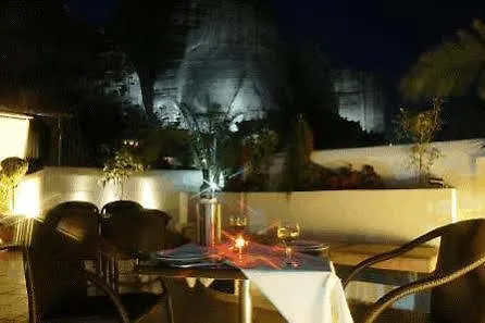 Rex كالامباكا